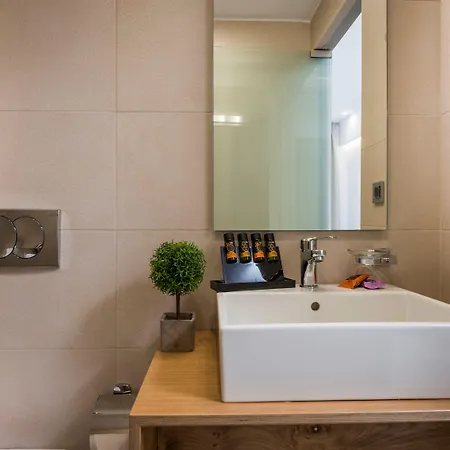 Central City Hotel Готель 3*